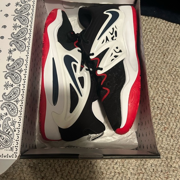 Nike kd 15 UConn team issued promo sample player exclusive size 13 mens - Picture 5 of 11